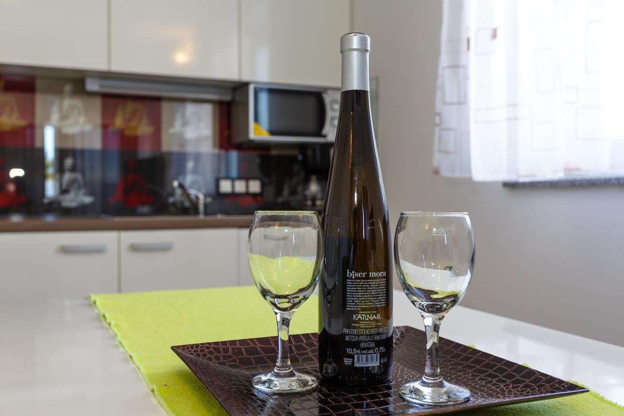 Apartments Vlado クルク エクステリア 写真