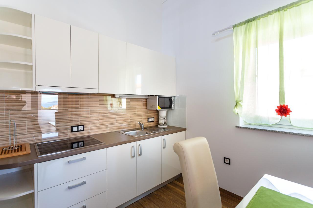 Apartments Vlado クルク エクステリア 写真